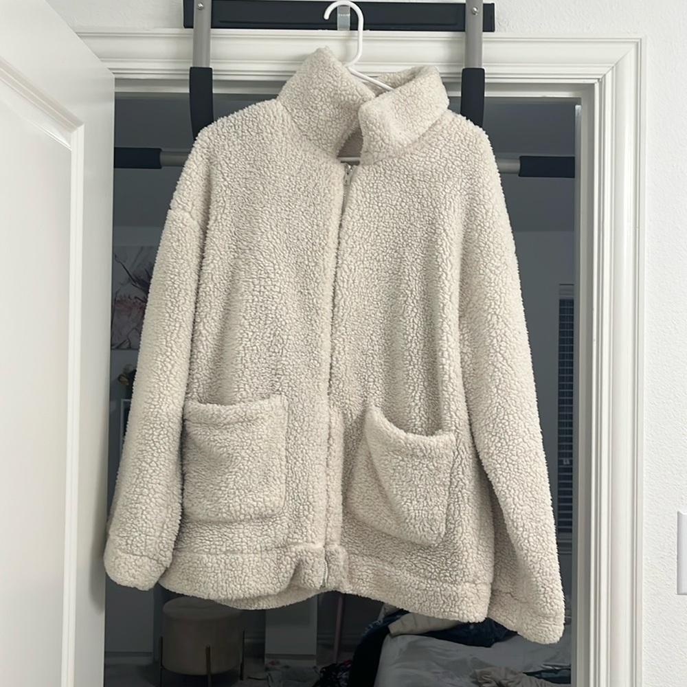 XL fuzzy zip up jacket by ECOWISH